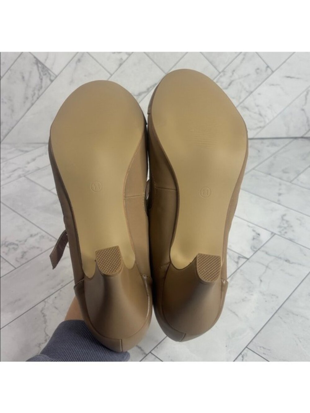 NWT Journee Collection Womens Siri Tan Round Toe Mary Jane Heeled Pumps Size 11W - Picture 6 of 9